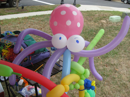 giant octopus balloon