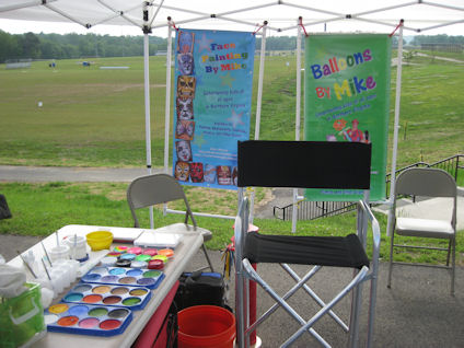 Open chair for face painting
